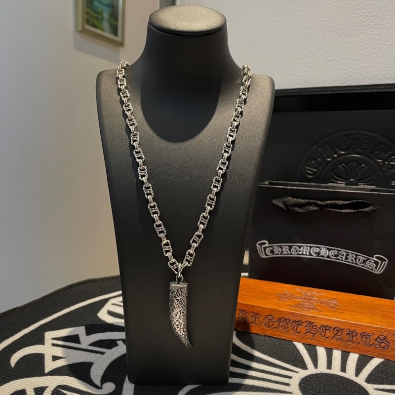 Ch**me He**ts necklaces